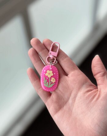 Pembe Çiçek Baskılı Çanta Süsü