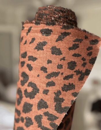 Leopar Desenli Pamuklu Gabardin Kumaş